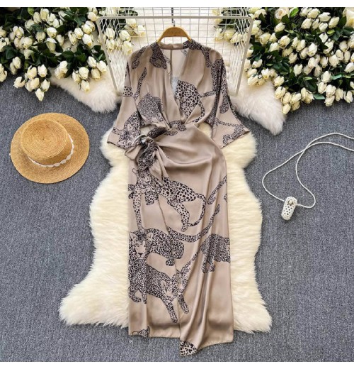 LY7811 New 2024 Summer Fashion V Neck Print Short Sleeve Satin Dress Women's Dresses Clothing Wholesale 5 LY7811 New 2024 Summer Fashion V Neck Print Short Sleeve Satin Dress Women's Dresses Clothing Wholesale 5